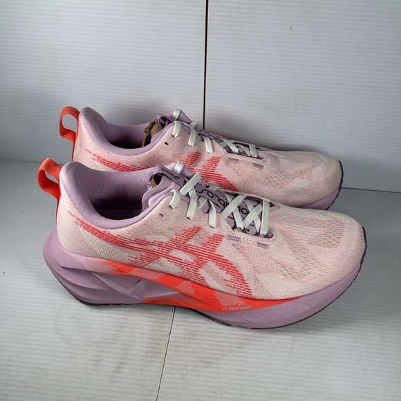 ASICS Women's Novablast 5 size 9 - Picture 1 of 8